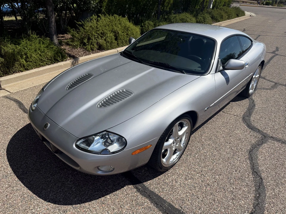 2001 Jaguar X100 XKR - Image 2 of 31