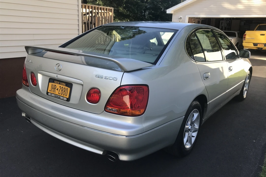 2001 Lexus GS 2nd Gen - Image 24 of 31