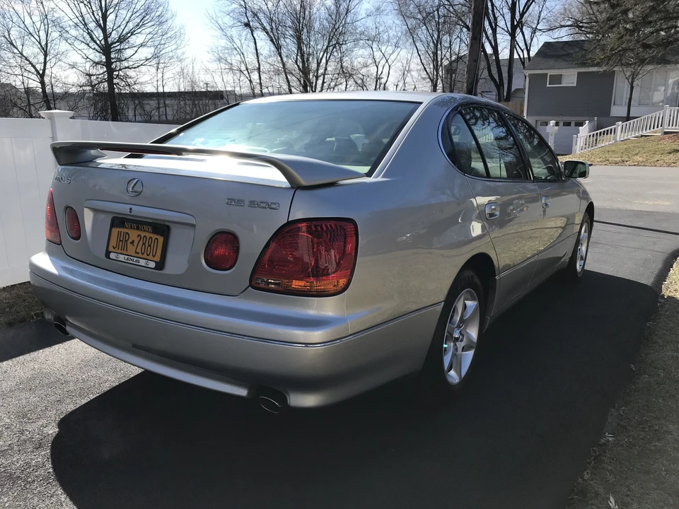 2001 Lexus GS 2nd Gen - Image 28 of 31