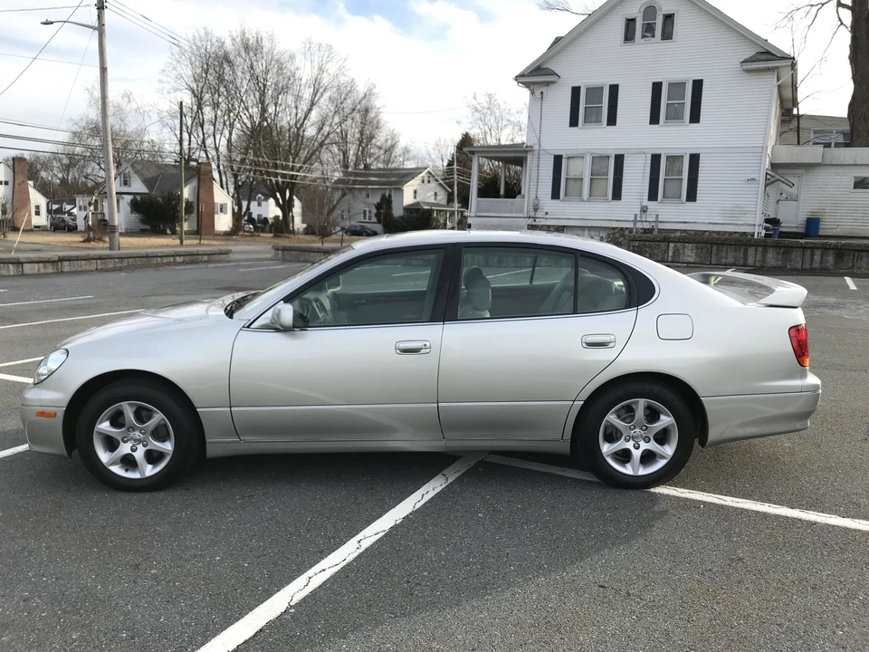 2001 Lexus GS 2nd Gen - Image 10 of 31