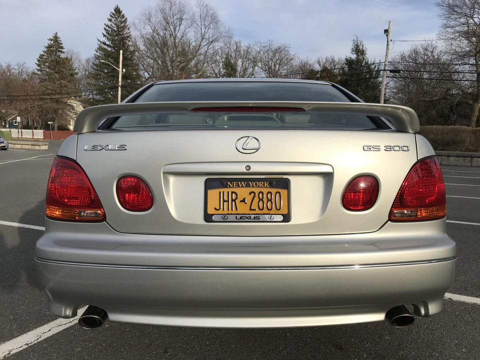 2001 Lexus GS 2nd Gen - Image 22 of 31