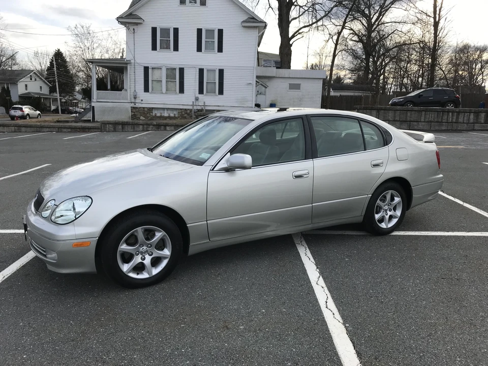 2001 Lexus GS 2nd Gen - Image 10 of 31