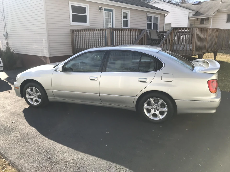 2001 Lexus GS 2nd Gen - Image 14 of 31