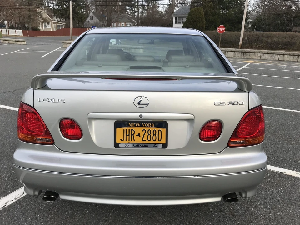 2001 Lexus GS 2nd Gen - Image 22 of 31