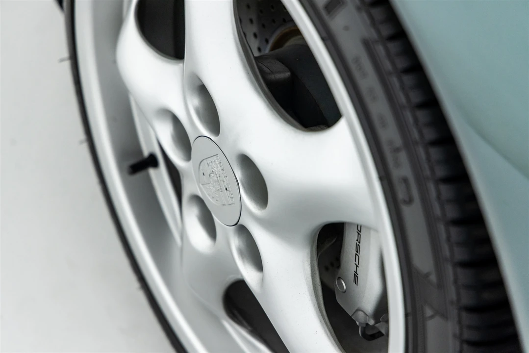 2001 Porsche 996 Carrera - Image 29 of 31