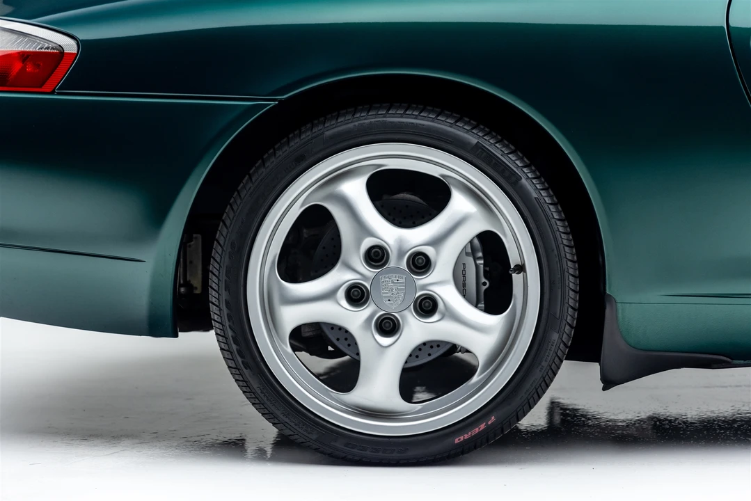 2001 Porsche 996 Carrera - Image 27 of 31