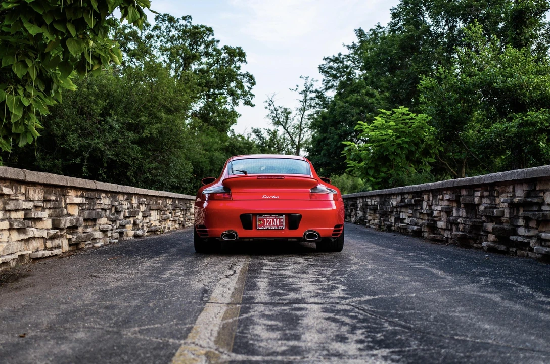 2001 Porsche 996 Turbo - Image 17 of 31