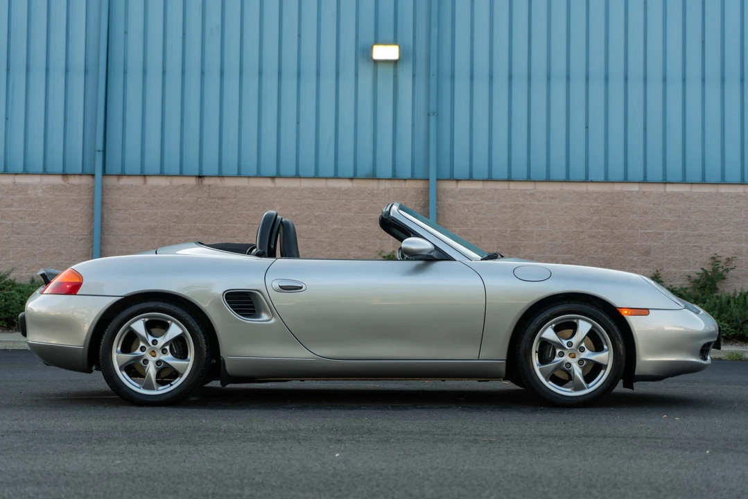 2001 Porsche 986 Boxster - Image 19 of 31
