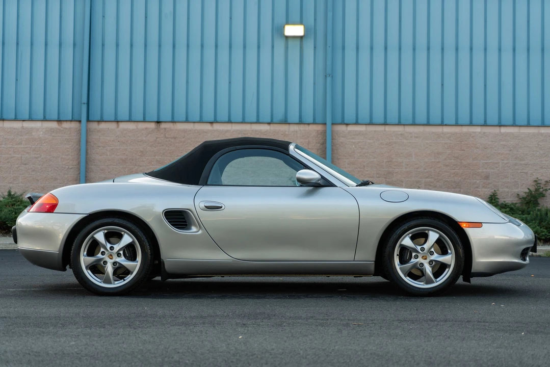 2001 Porsche 986 Boxster - Image 17 of 31