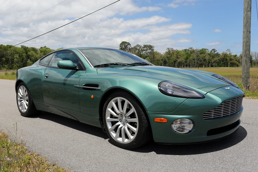 2002 Aston Martin Vanquish 1st Gen - Image 19 of 31