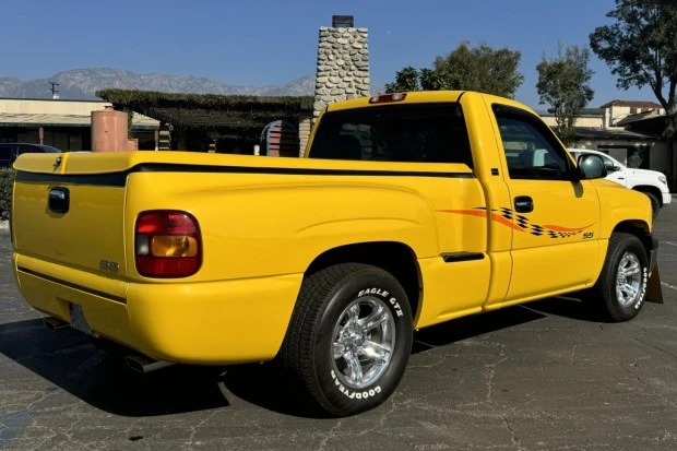 2002 Chevrolet Silverado 2nd Gen - Image 2 of 9