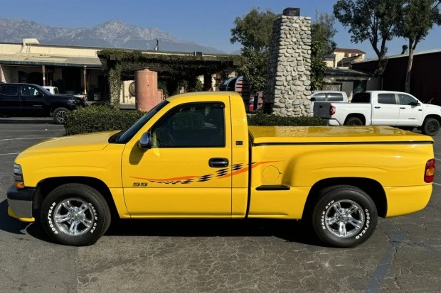 2002 Chevrolet Silverado 2nd Gen - Image 3 of 9