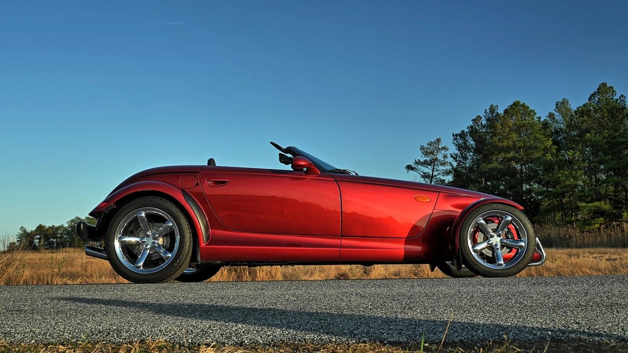 2002 Plymouth Prowler - Image 17 of 31
