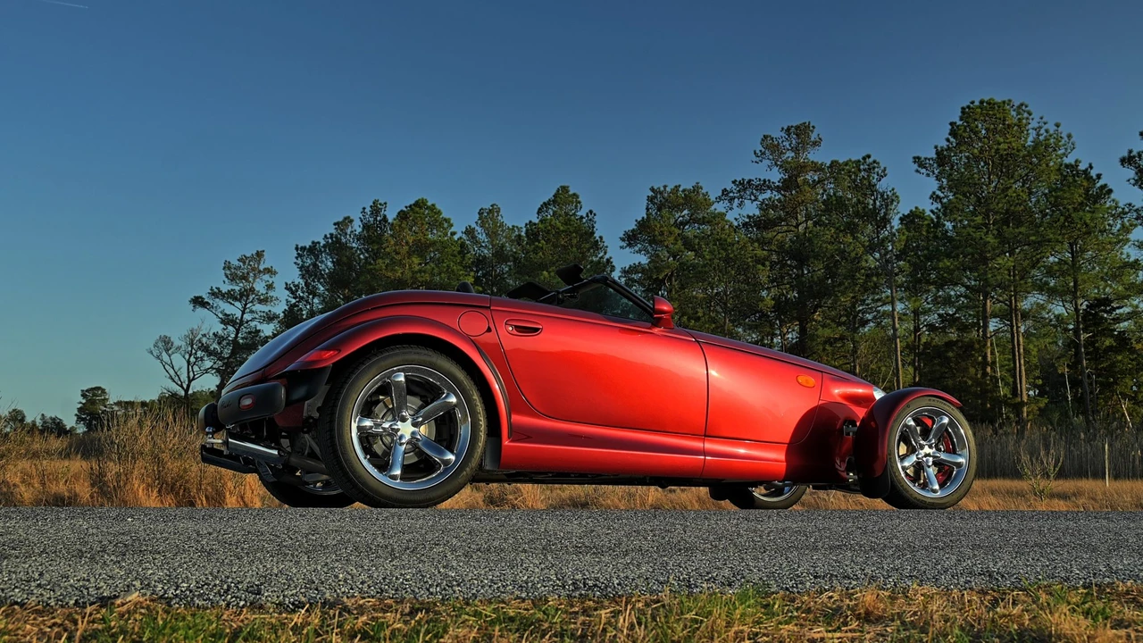 2002 Plymouth Prowler - Image 18 of 31