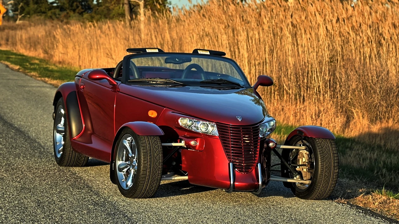 2002 Plymouth Prowler - Image 11 of 31