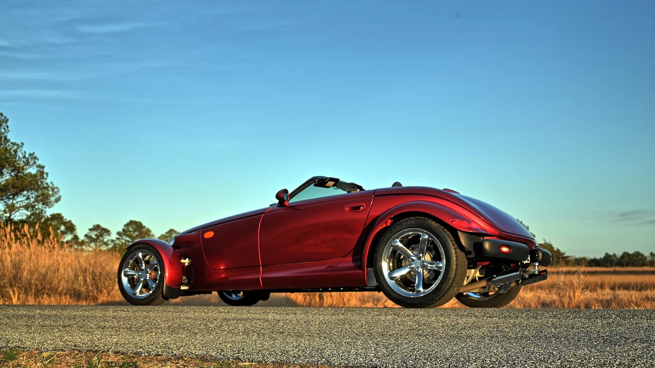 2002 Plymouth Prowler - Image 28 of 31