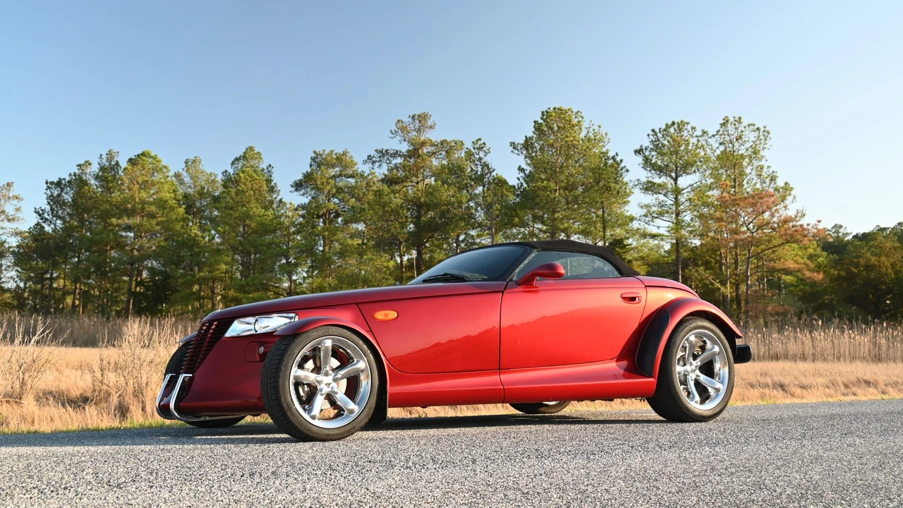 2002 Plymouth Prowler - Image 30 of 31