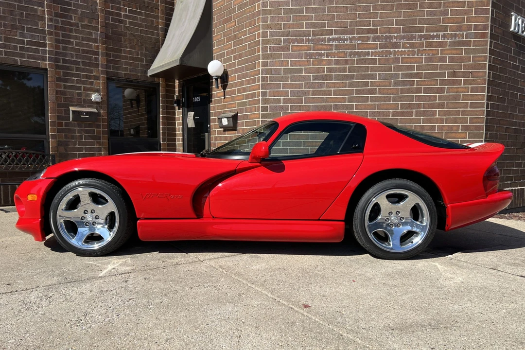 2002 Dodge Viper GTS 2nd Gen - Image 5 of 31