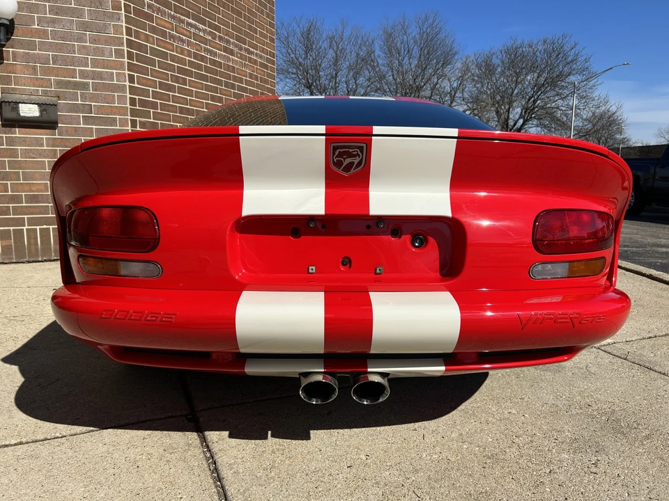2002 Dodge Viper GTS 2nd Gen - Image 9 of 31