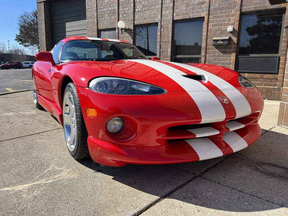 2002 Dodge Viper GTS 2nd Gen - Image 16 of 31