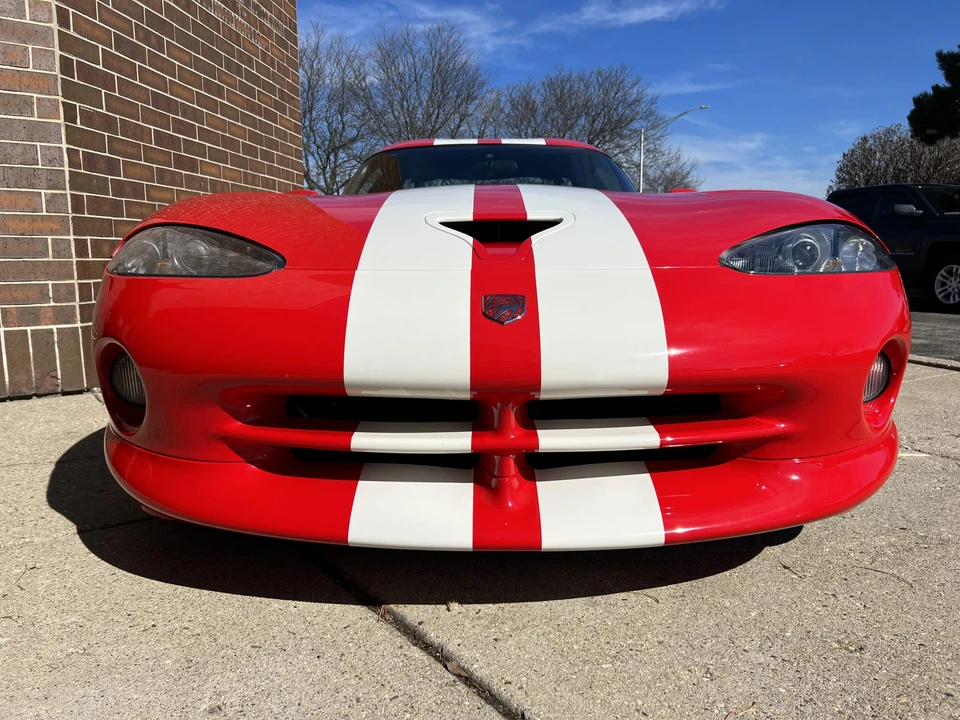 2002 Dodge Viper GTS 2nd Gen - Image 17 of 31