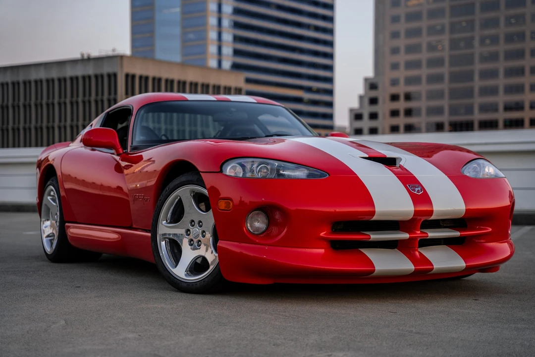 2002 Dodge Viper GTS 2nd Gen - Image 2 of 31