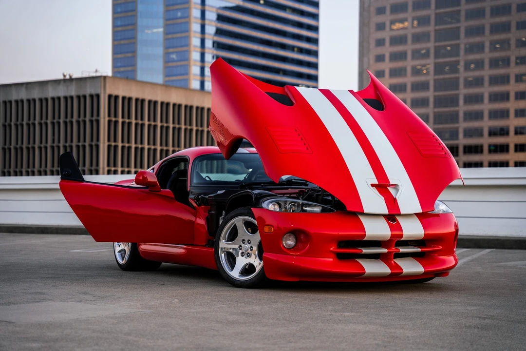 2002 Dodge Viper GTS 2nd Gen - Image 18 of 31