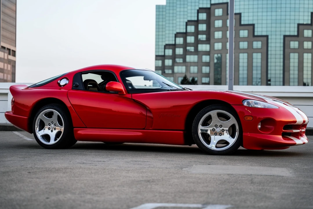 2002 Dodge Viper GTS 2nd Gen - Image 9 of 31