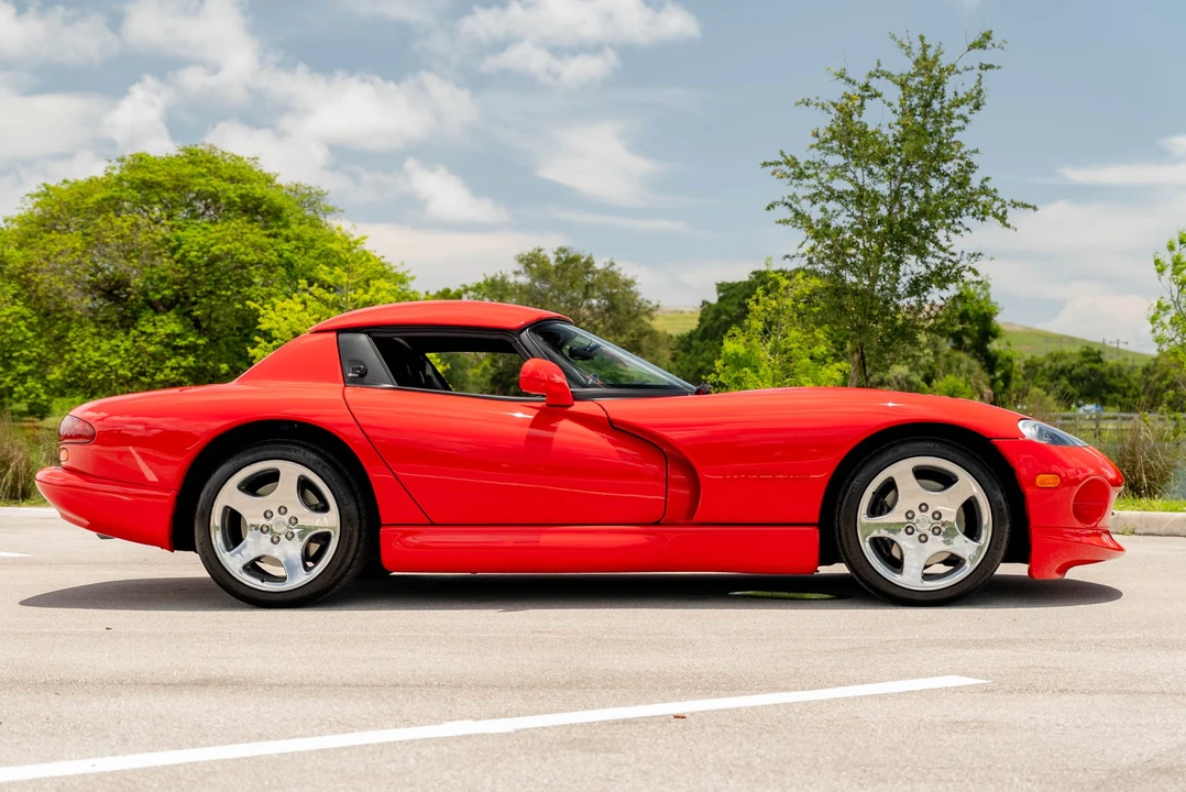 2002 Dodge Viper 2nd Gen - Image 17 of 31