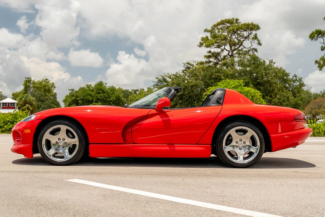 2002 Dodge Viper 2nd Gen - Image 16 of 31