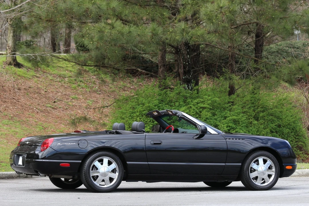 2002 Ford Thunderbird 11th Gen - Image 2 of 8