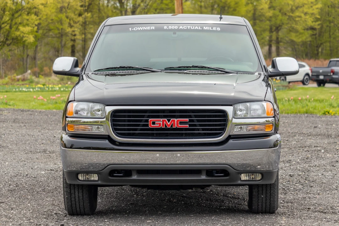 2002 GMC Sierra 2nd Gen - Image 3 of 31
