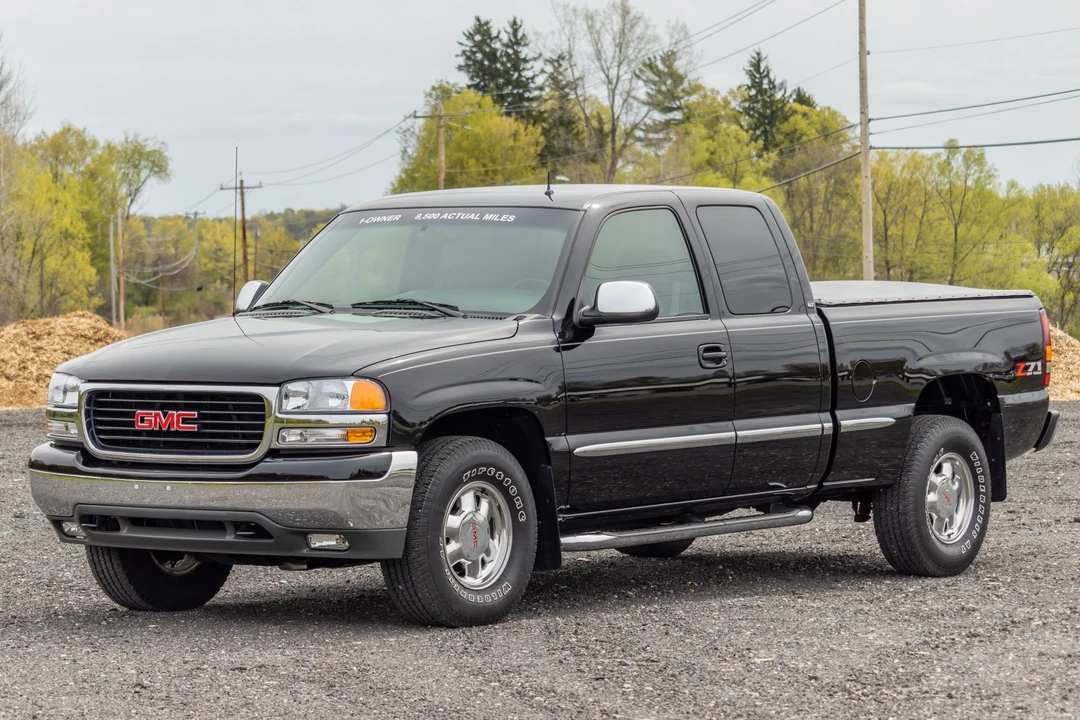2002 GMC Sierra 2nd Gen - Image 2 of 31