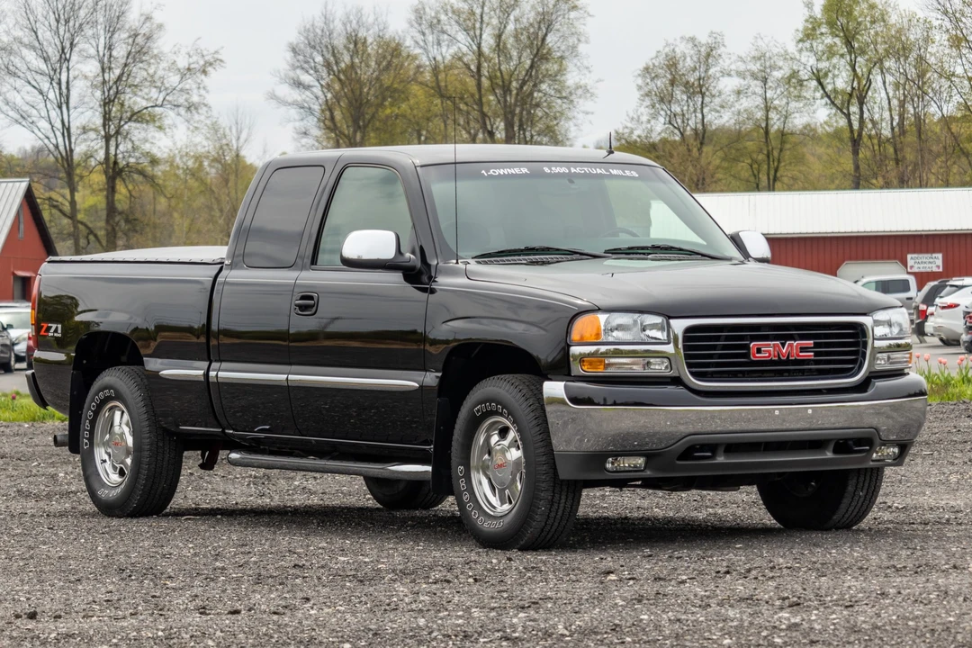 2002 GMC Sierra 2nd Gen - Image 4 of 31