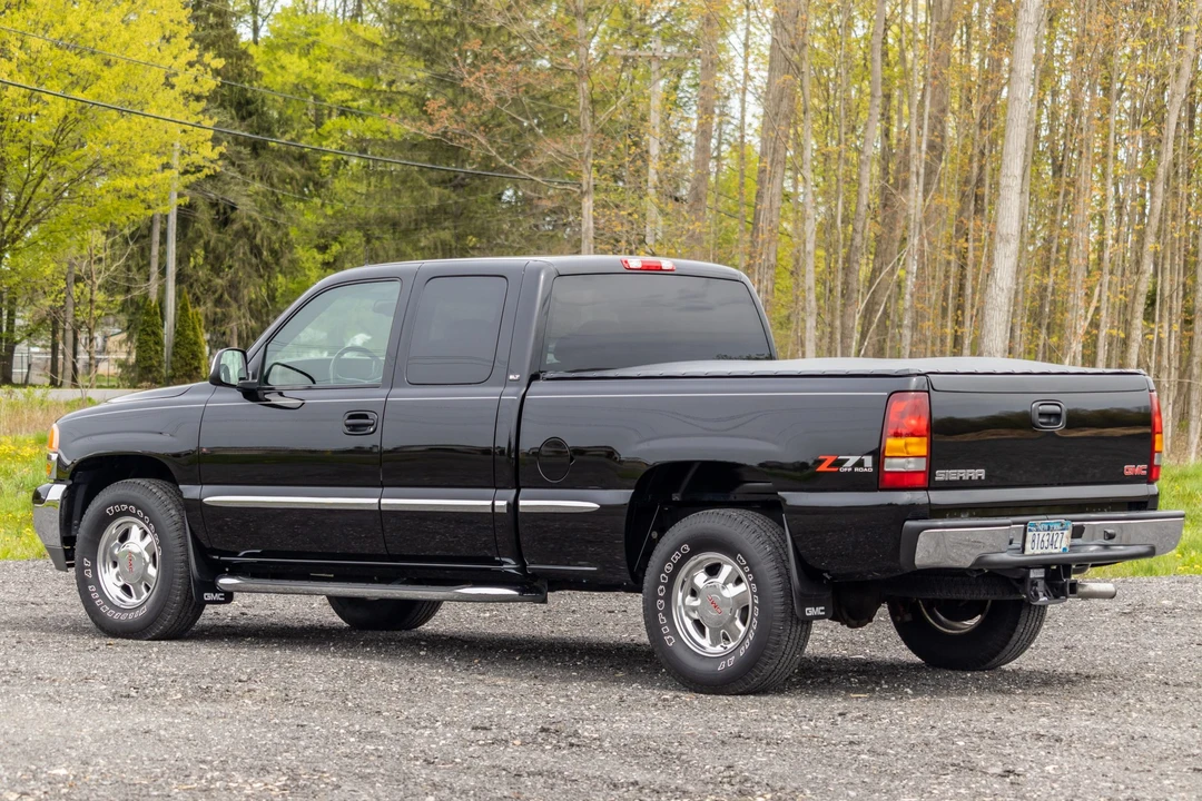 2002 GMC Sierra 2nd Gen - Image 8 of 31