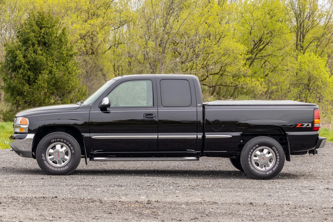 2002 GMC Sierra 2nd Gen - Image 9 of 31