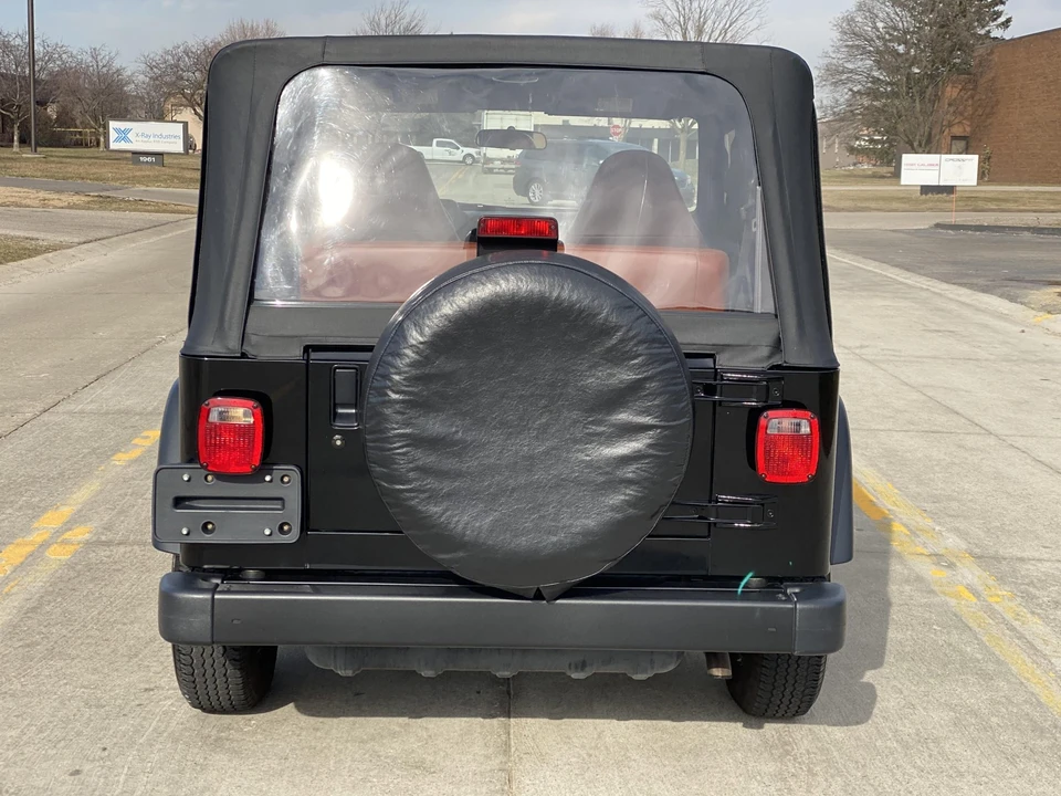 2002 Jeep TJ Wrangler - Image 28 of 31