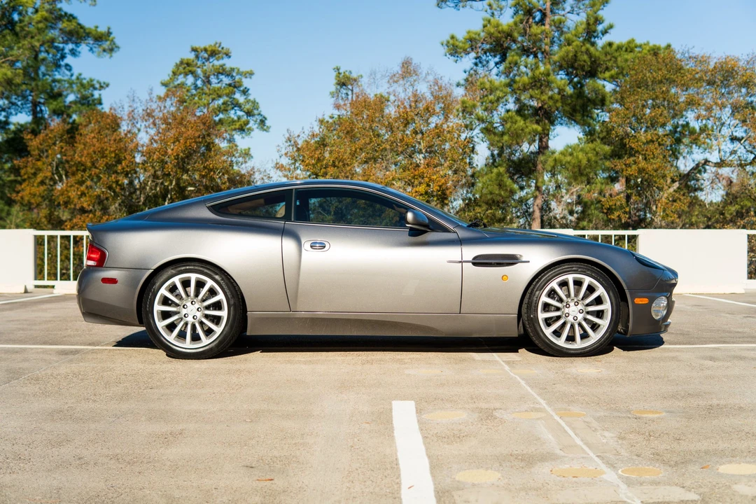 2003 Aston Martin Vanquish 1st Gen - Image 11 of 31