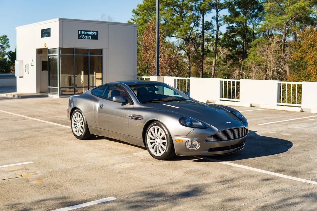2003 Aston Martin Vanquish 1st Gen - Image 13 of 31