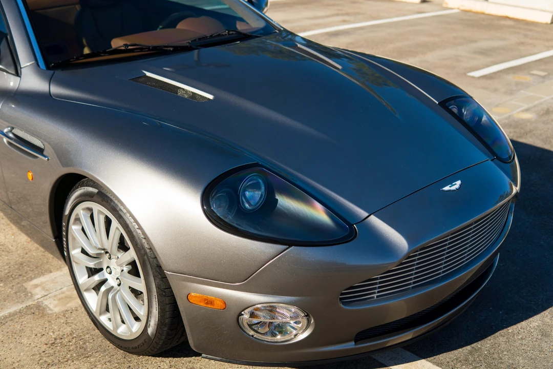 2003 Aston Martin Vanquish 1st Gen - Image 23 of 31