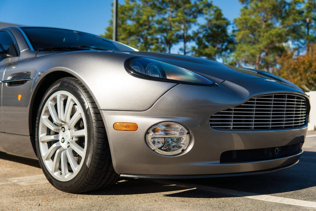 2003 Aston Martin Vanquish 1st Gen - Image 20 of 31