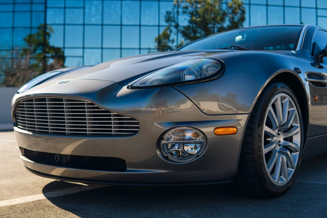 2003 Aston Martin Vanquish 1st Gen - Image 22 of 31