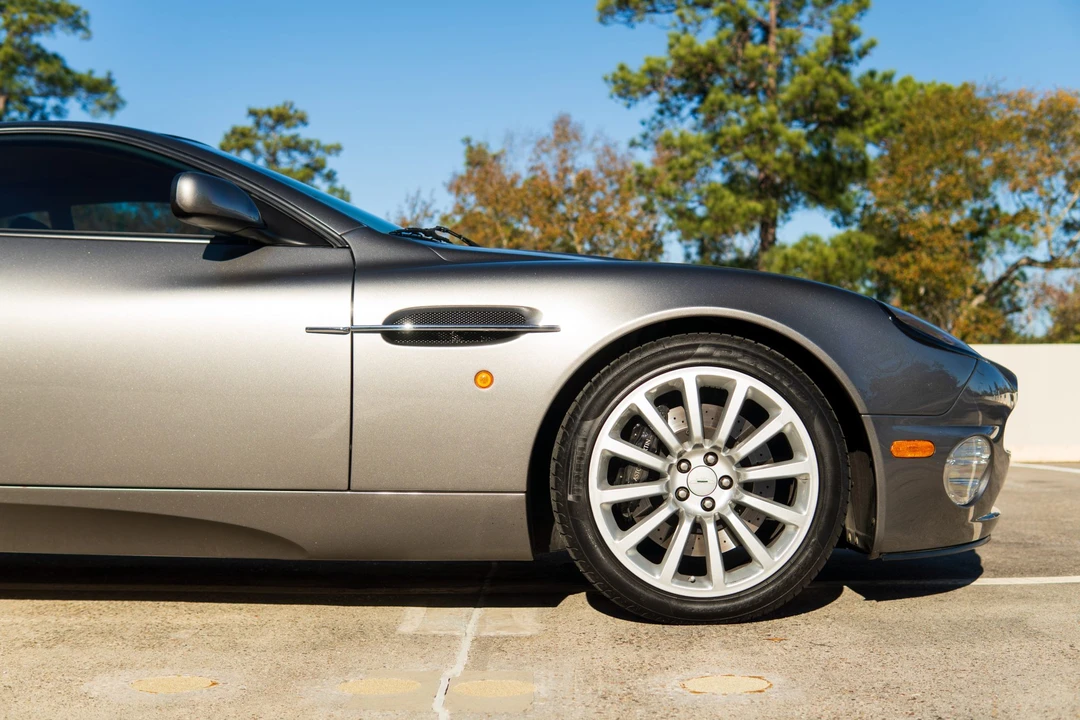 2003 Aston Martin Vanquish 1st Gen - Image 16 of 31