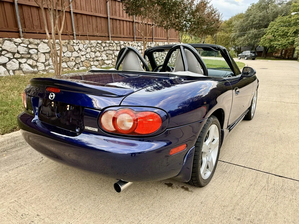 2003 Mazda NB MX-5 Miata - Image 19 of 31