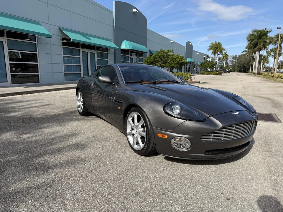 2004 Aston Martin Vanquish 1st Gen - Image 14 of 31