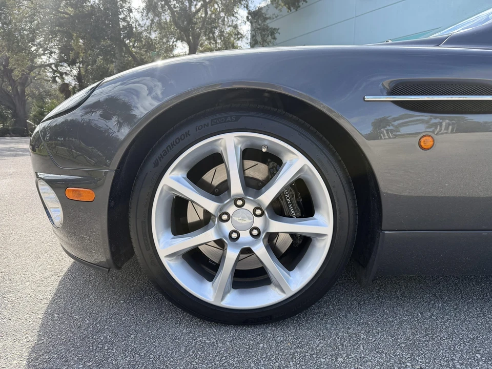 2004 Aston Martin Vanquish 1st Gen - Image 30 of 31