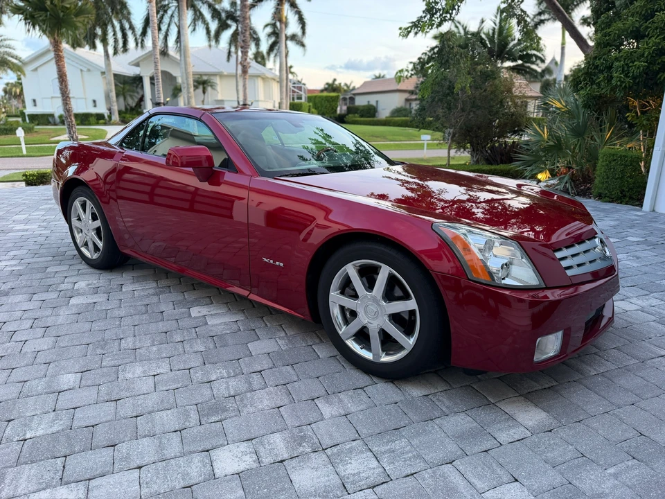 2004 Cadillac XLR - Image 12 of 31