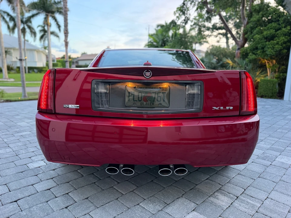 2004 Cadillac XLR - Image 9 of 31