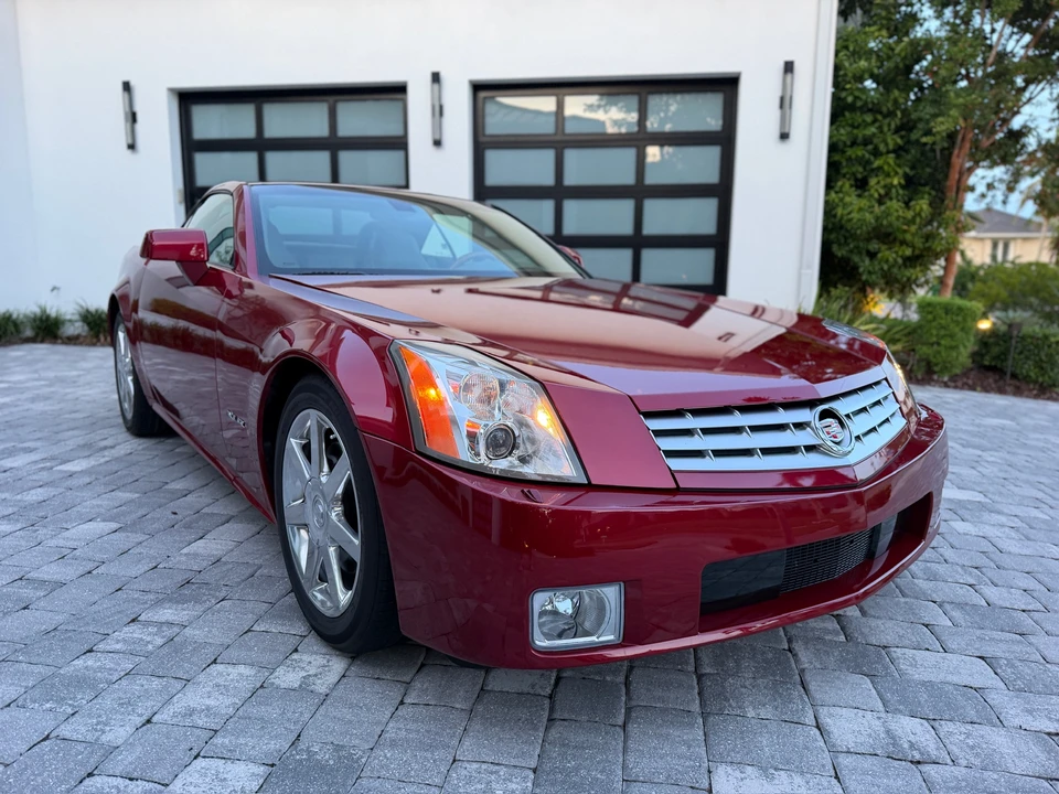 2004 Cadillac XLR - Image 15 of 31