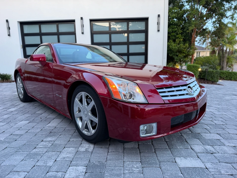 2004 Cadillac XLR - Image 13 of 31